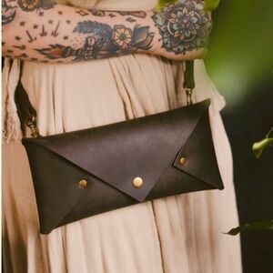 The Vendoo Classic Leather Clutch Crossbody Bag